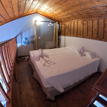 Cozy Apartments In Symi Center Екстериор снимка