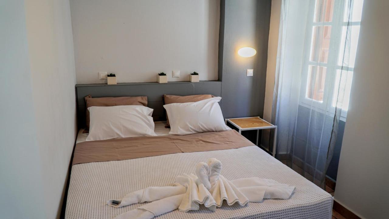 Cozy Apartments In Symi Center Екстериор снимка