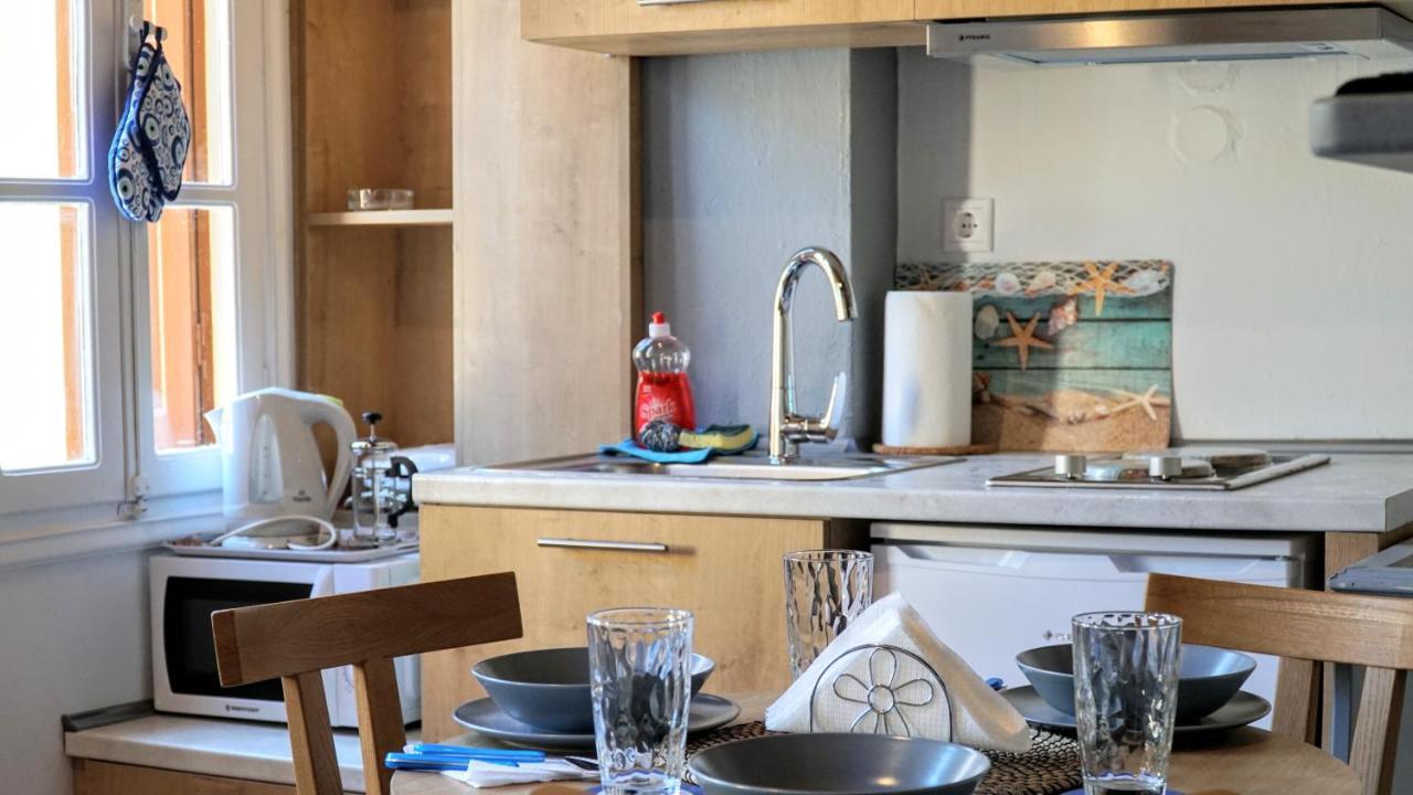 Cozy Apartments In Symi Center Екстериор снимка