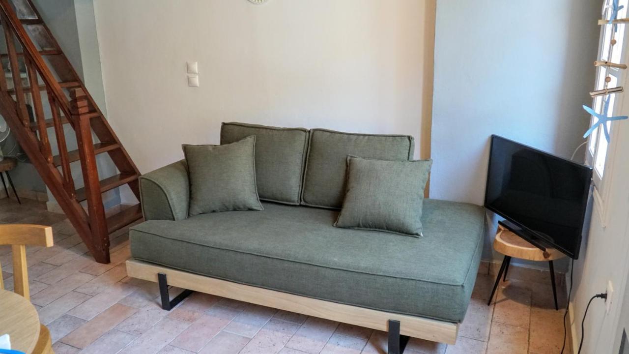 Cozy Apartments In Symi Center Екстериор снимка