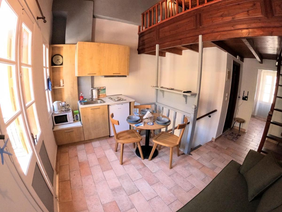 Cozy Apartments In Symi Center Екстериор снимка