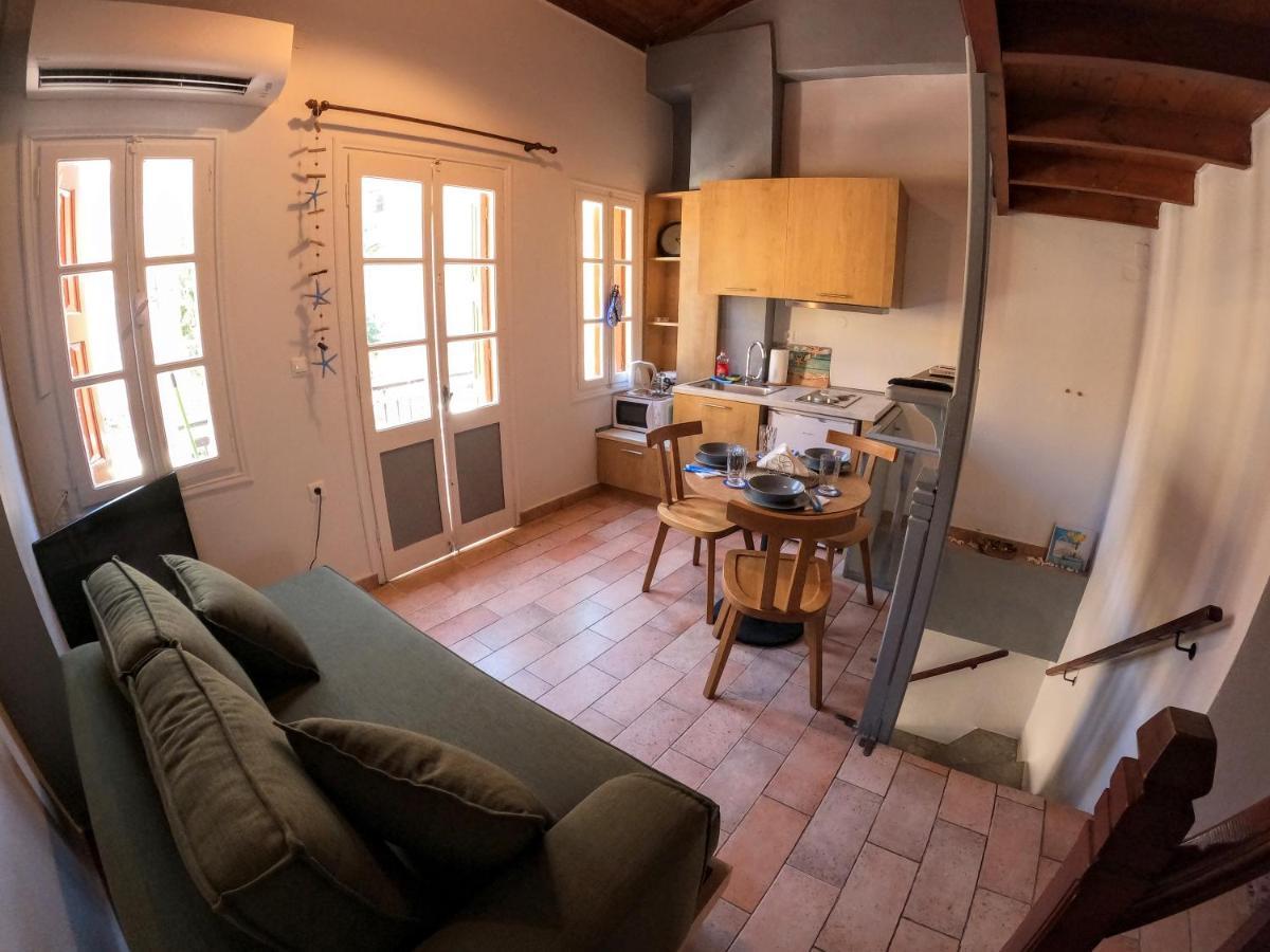 Cozy Apartments In Symi Center Екстериор снимка